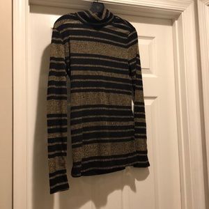 Turtleneck long sleeve top